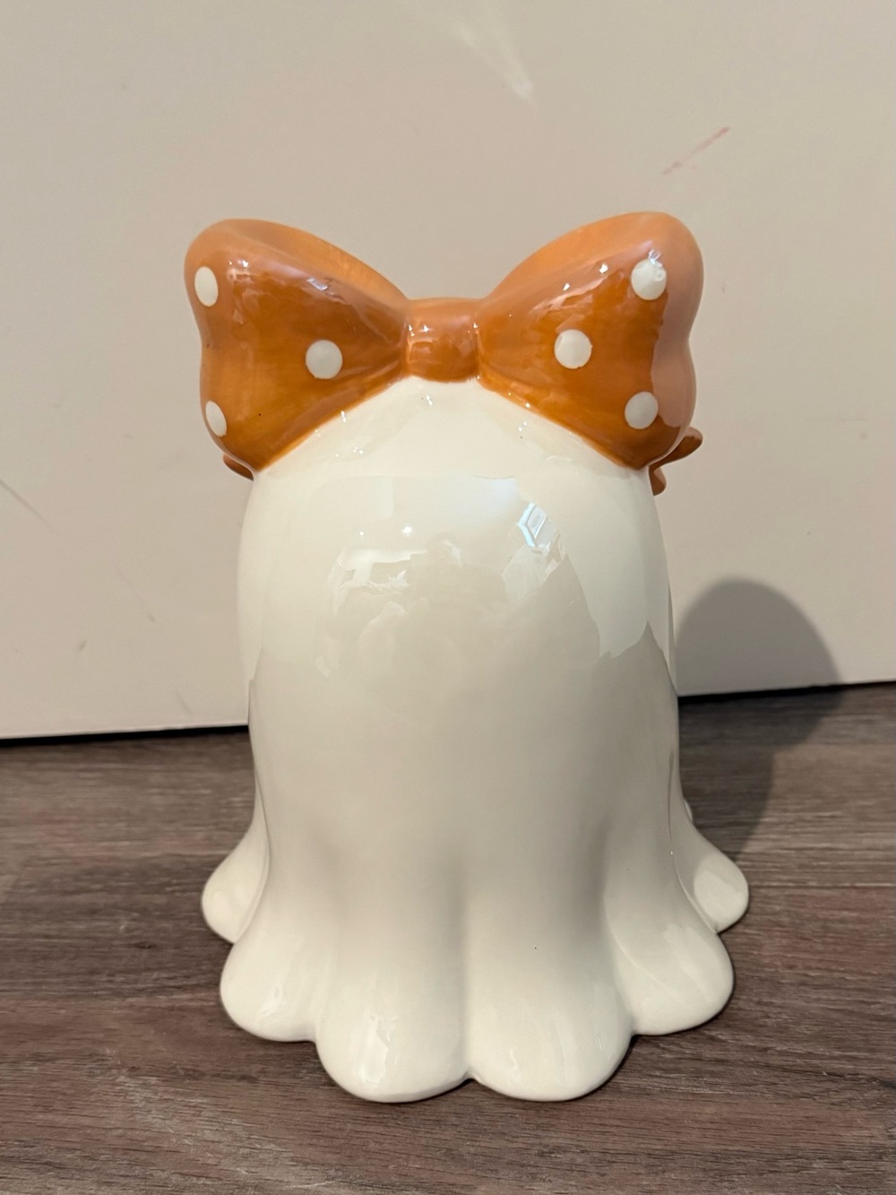 Absolutely Adorable Ceramic Ghost Figurine with Orange Bow and Eyelashes- NWT - Picture 3 of 6